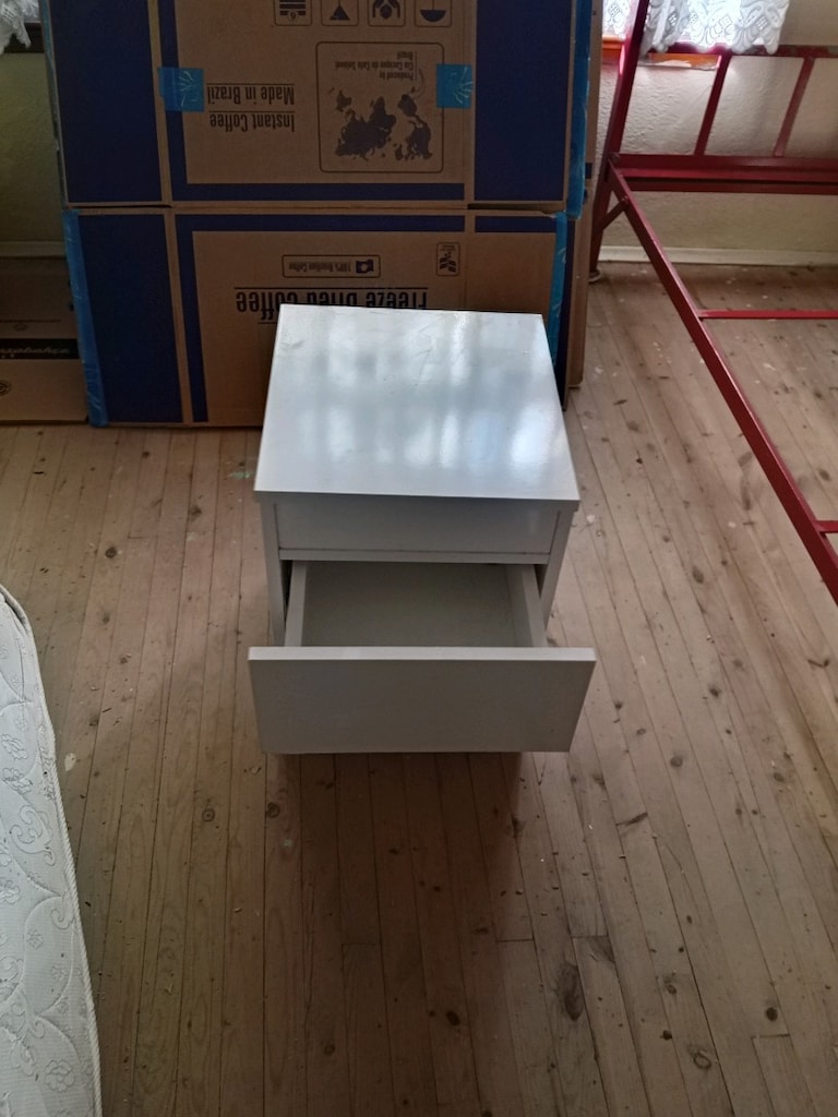 Çift Çekmeceli Gizli Bölmeli Kaliteli Beyaz Komodin - 4