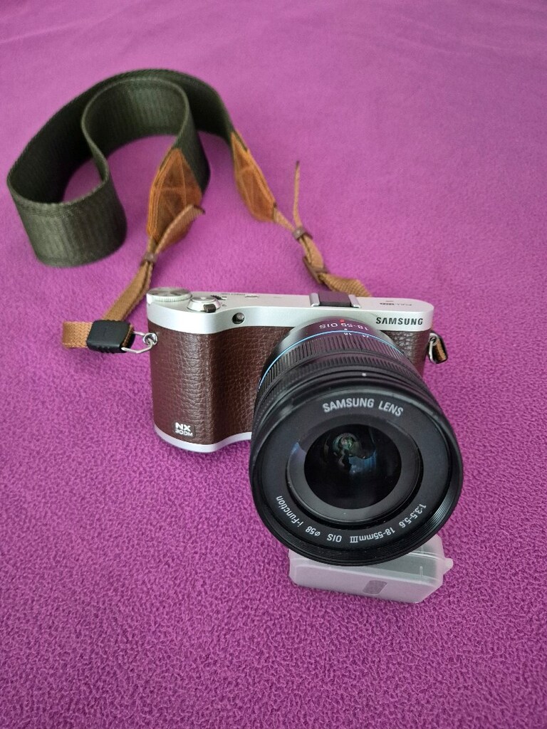 Samsung NX300M Dijital Fotoğraf Makinesi - 3