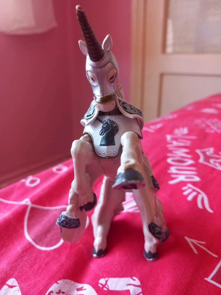 2005 - 2007 yapımı Papo marka Şövalye Atı Unicorn . Koleksiyonluk - 2