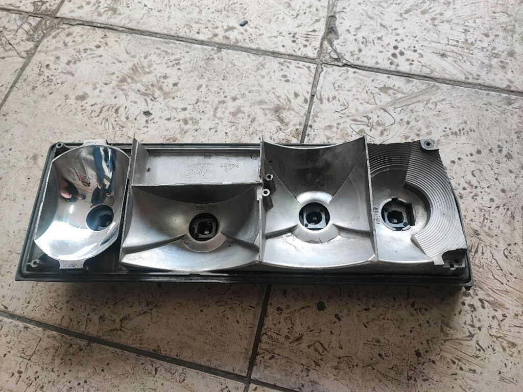 Tofaş Şahin sağ arka stop orijinal çıkma - 4