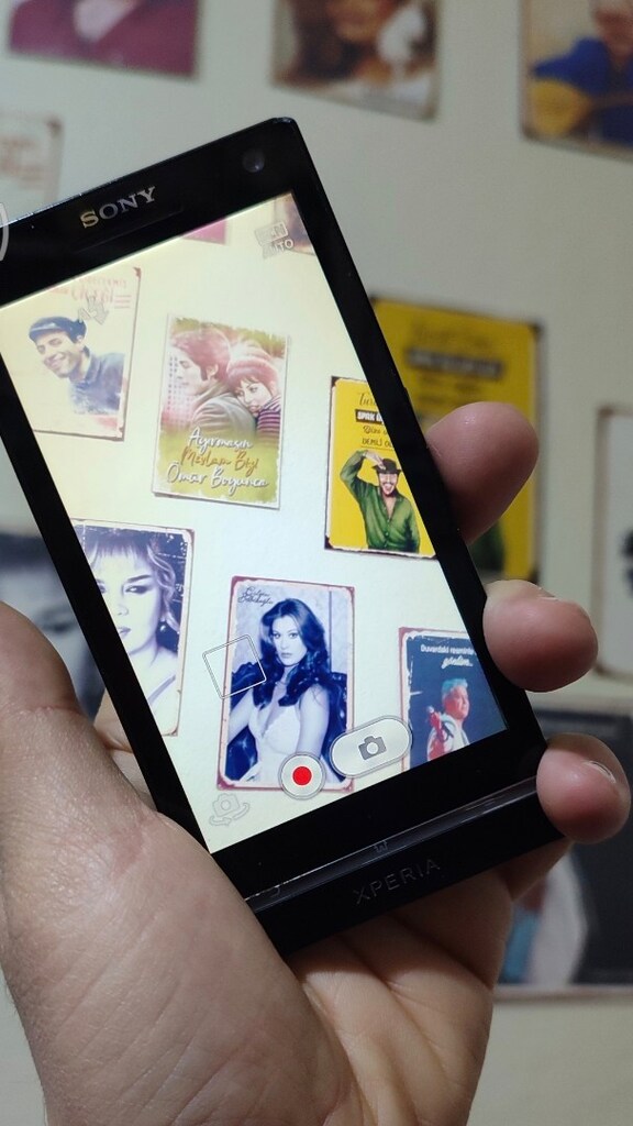 Sony Xperia S (Sony LT26i) - 9