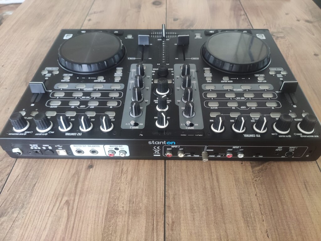 Stanton DJC.4 4-channel DJ Controller - 3