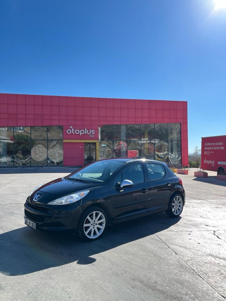 PEUGEOT 207 - 8