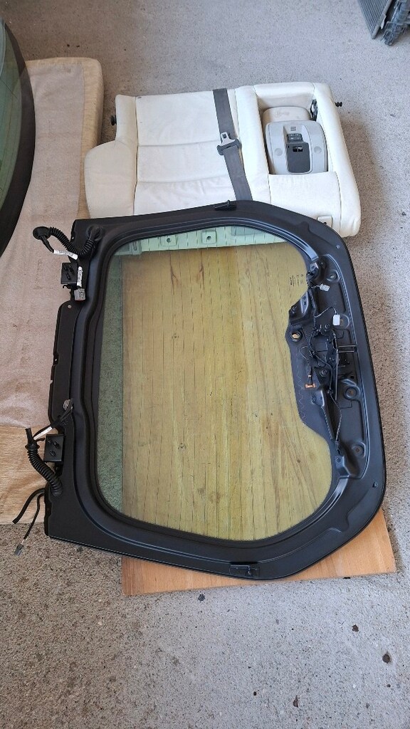 VOLVO C30 Arka Bagaj Kapağı Orginal 2007-2012 arası modellere uyumlu. - 4