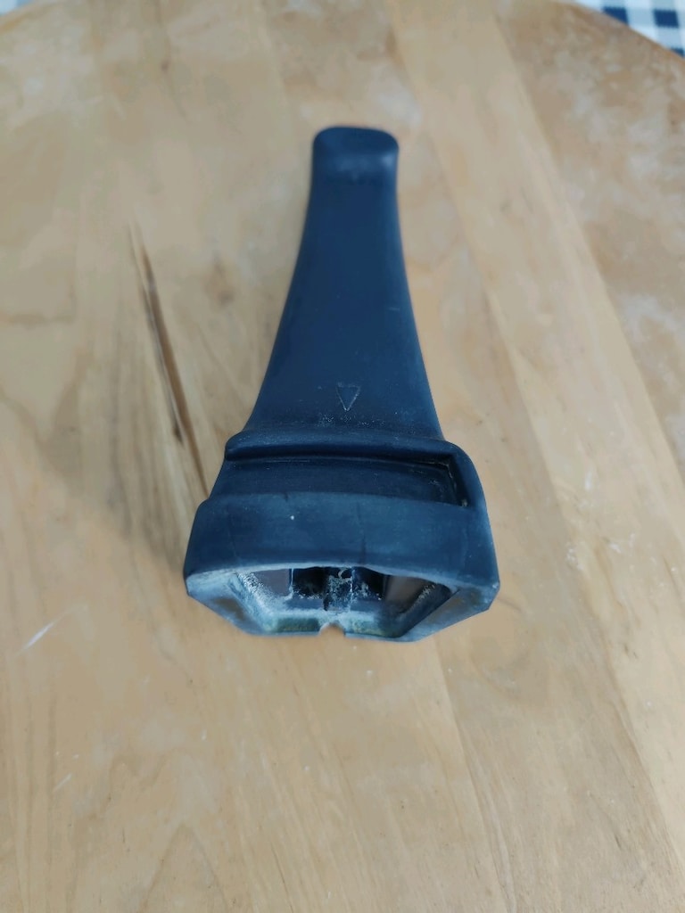 Fissler düdüklü tencere sapı sağlam sorunsuz siyah rengide mevcuttur - 2