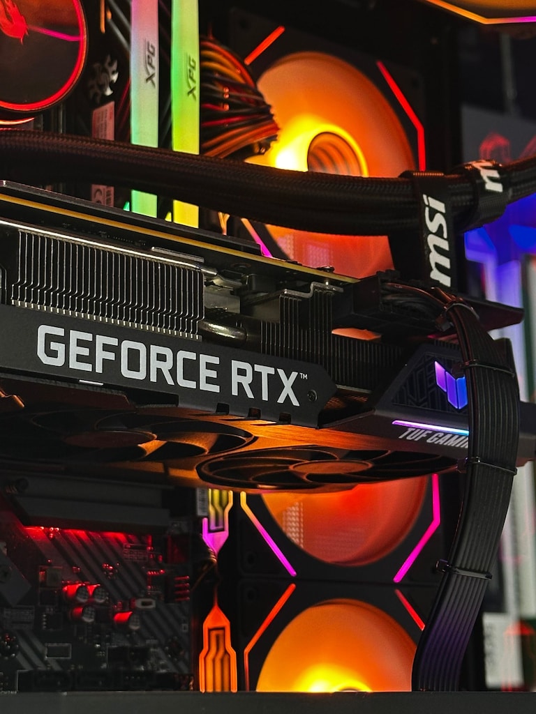 i9 11900K - RTX 3080 10GB - 32GB RAM - 512GB M.2 SSD - 6