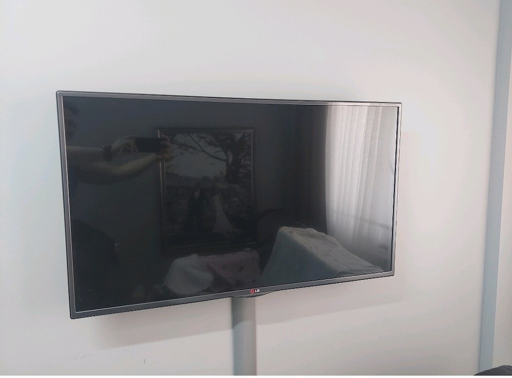 LG 47LA620S 47" Full HD 3D Smart LED TV - 2