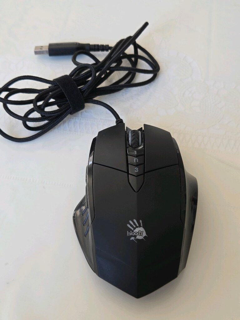 Bloody V7MA HD Optik Core3&4 Aktif Metal Ayak 3200CPI Oyuncu Mouse - 2