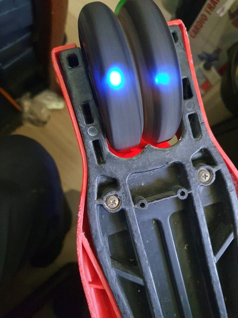 Tekerlekleri Işıklı 3 Tekerlekli Scooter - 6