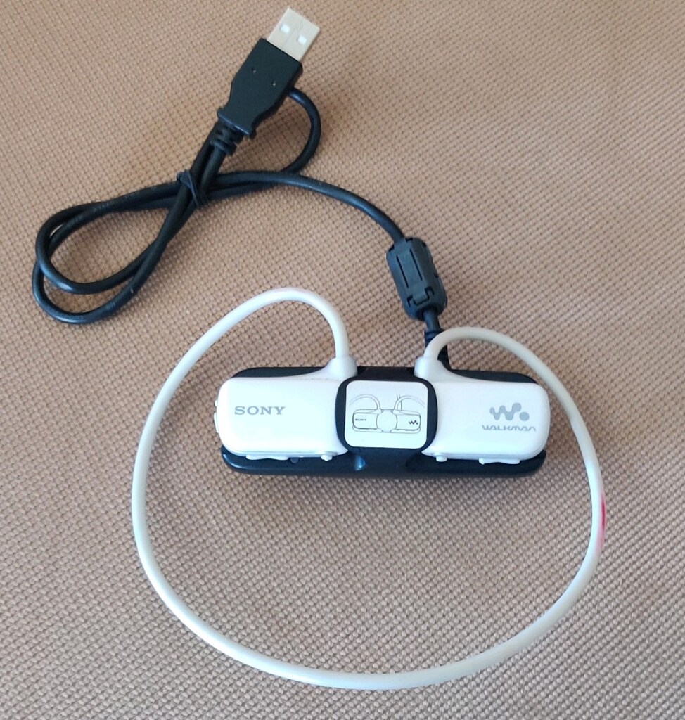 Sony Walkman NWZ-W273 Beyaz (4GB) Dijital Medya Oynatıcı. - 3