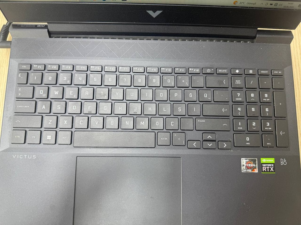 HP VİCTUS *RYZEN 5 6600H İŞLEMCİ *8GB RAM *512GB SSD*3050Tİ 4GB E.K - 5