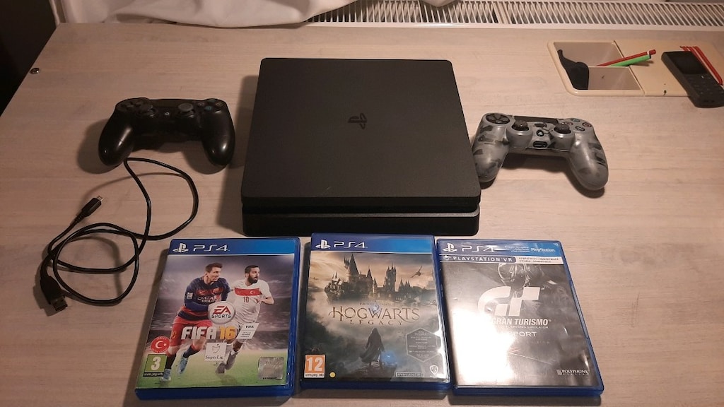 SATILIK SORUNSUZ PS4 - 2