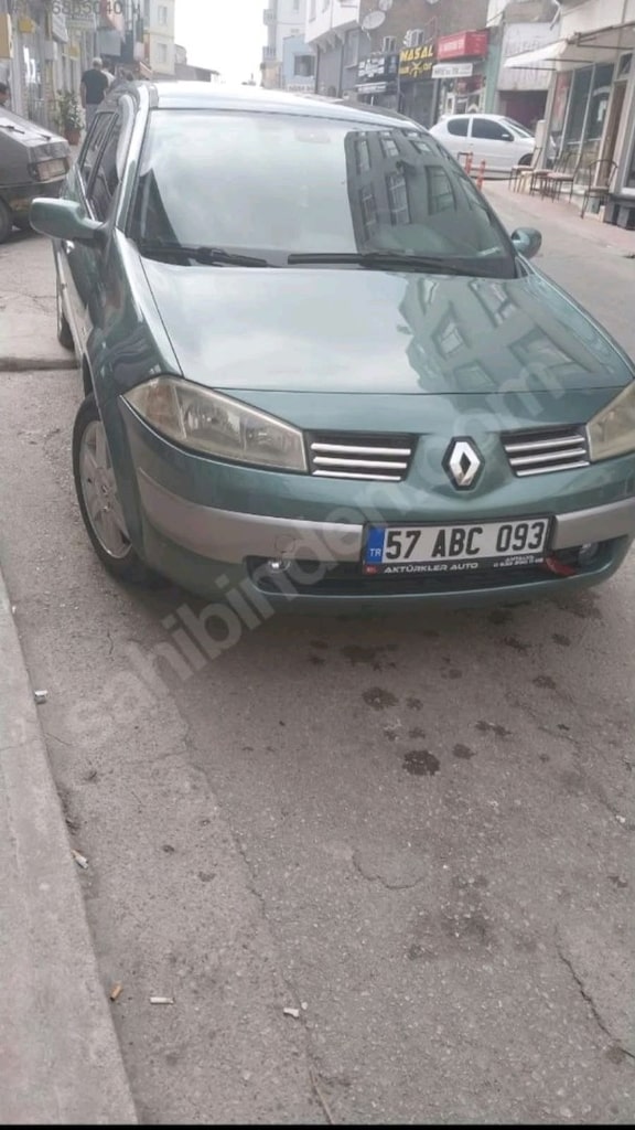 Megane2004 model temiz bakımlı aile aracıdır tüm bakımları yapılmıştır - 9
