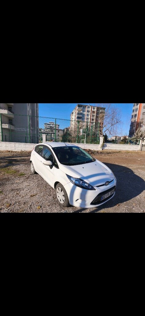 Ford Fiesta 2012 Model - 2