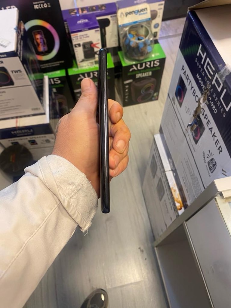 S20 Ultura 128 gb 12 ram tertemiz sorunsuz bi cihaz alan hayrını görsü - 5