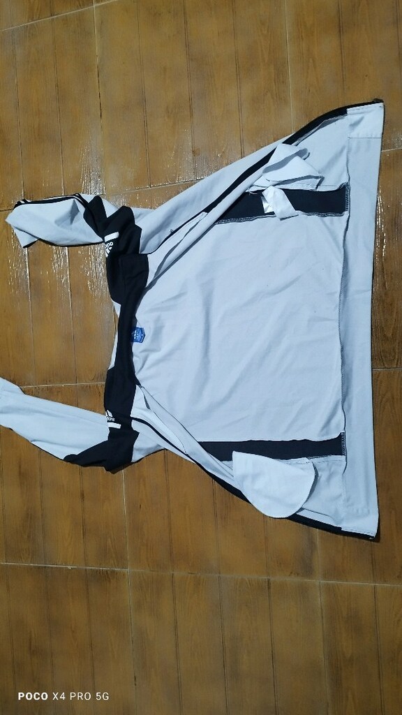 #Erkek sweat mont #Adidas likralı..Önde leke ve arkasında nokta kusur - 2