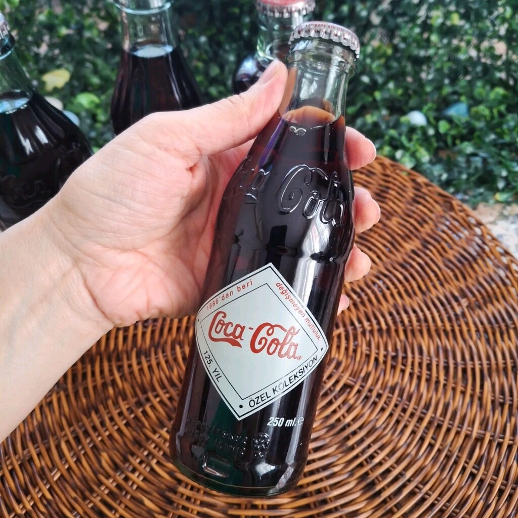 Coca cola 125.Yıl özel koleksiyonu şişe seti (1899-1957) - 5