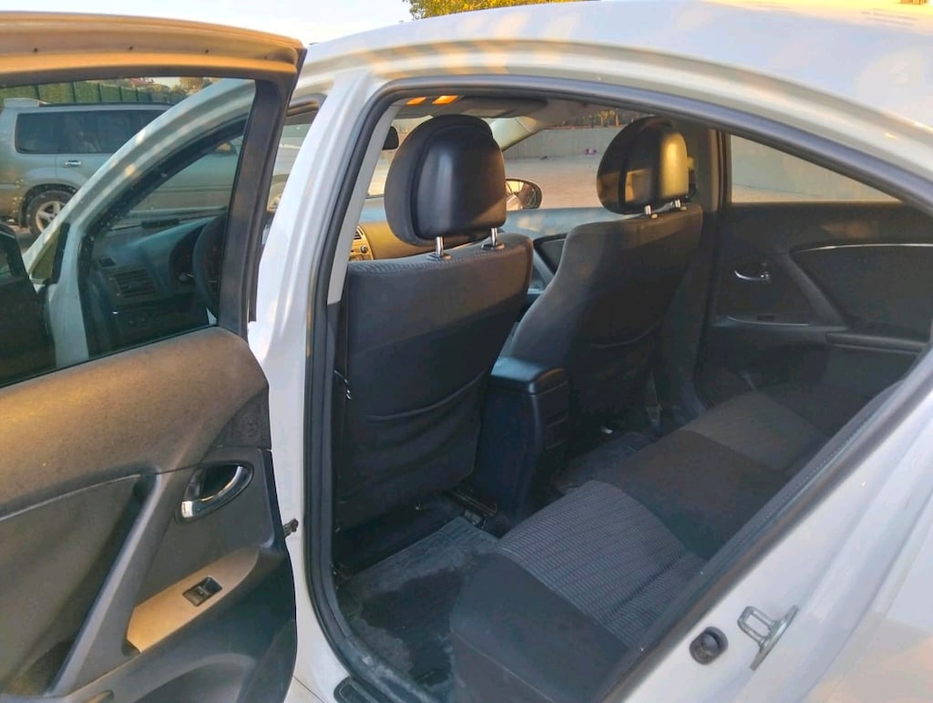 sahibinden Toyota Avensis elegant extra 2011 - 2
