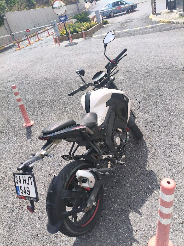 benelli 125 motorsiklet