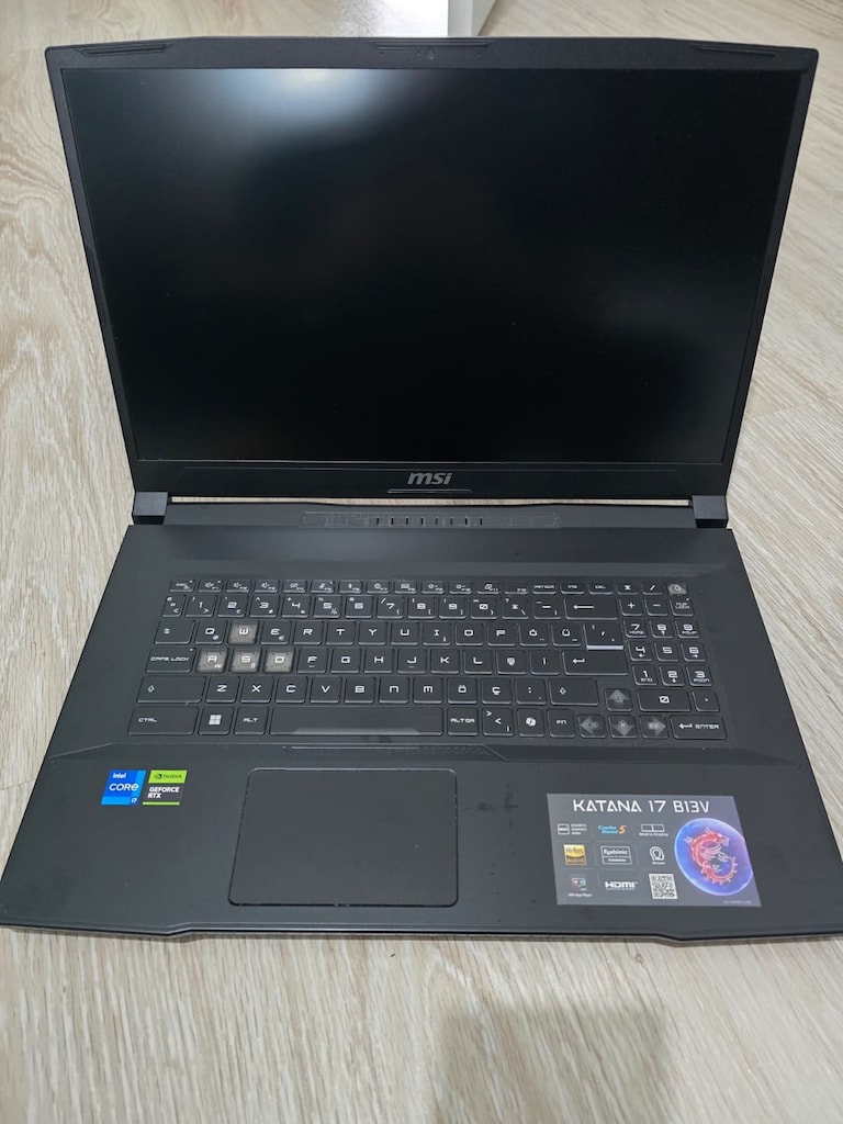 Oyuncu Laptop MSI KATANA 17 (RTX 4070/ i7-13620H / 32GB RAM / 1TB SSD) - 11