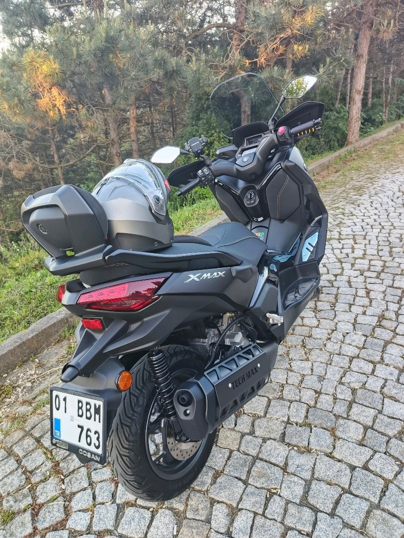 YAMAHA XMAX 300 TECH MAX - 14