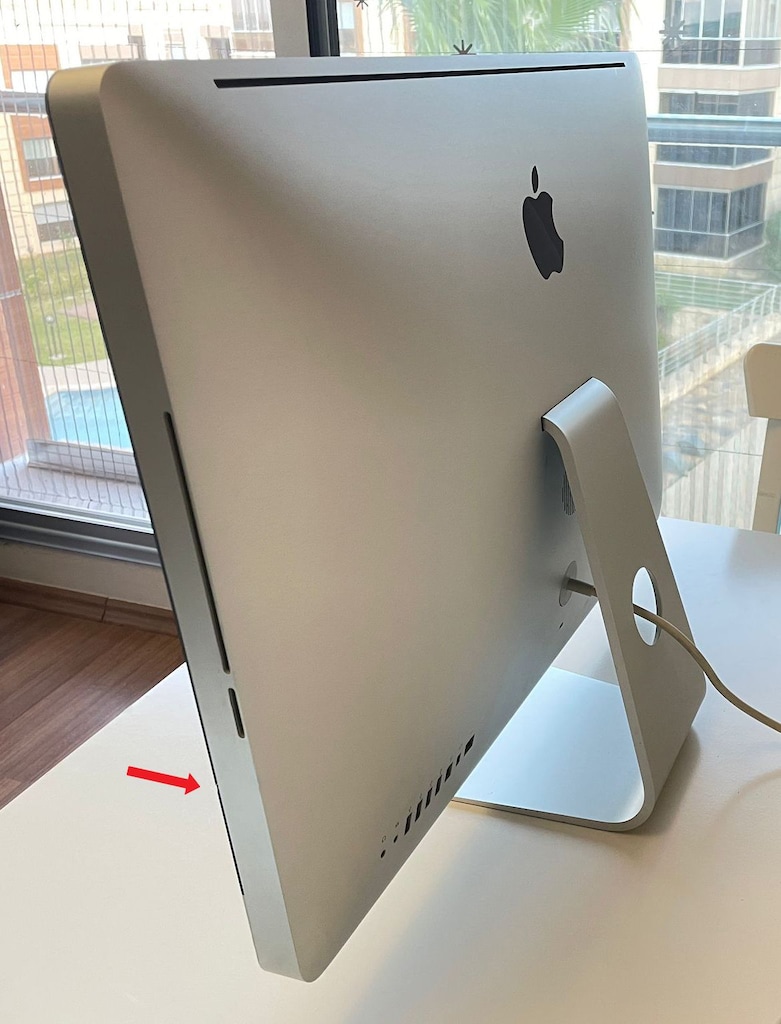 iMac Mid 2010 27" i7 12 GB RAM 250GB SSD 1TB HDD - 3