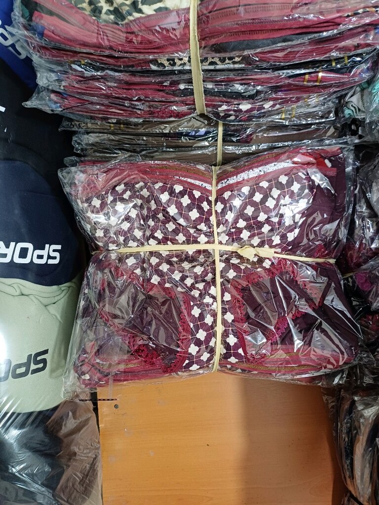 Bayan büyük boy çamaşır her renk desen mevcut adet 15 TL