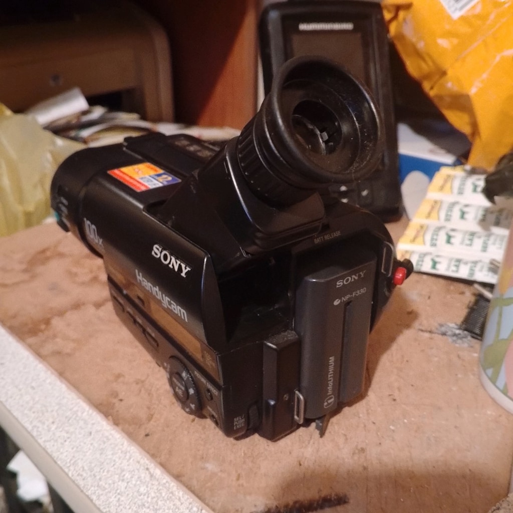 Sony Handycam 100x dijital zoom. - 2