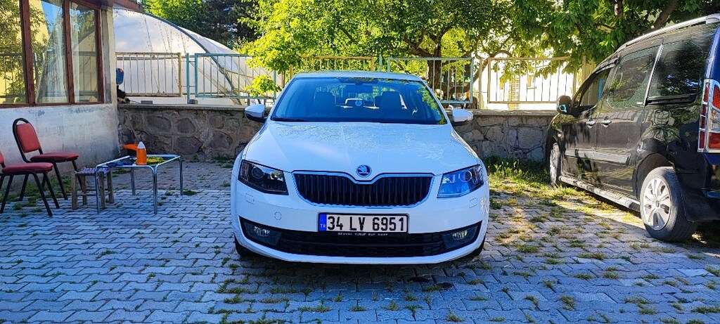 Skoda Octavia Elegance CR 2015 model - 2