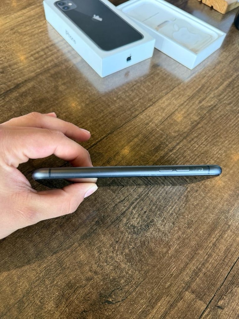 Sahibinden temiz iPhone 11 - 6