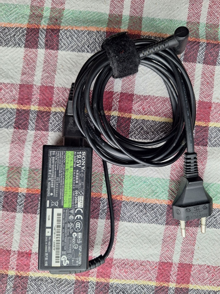Ojinal Sony Vaio Dizüstü Bilgisayar Adaptörü - 19,5V - Sorunsuz - 2