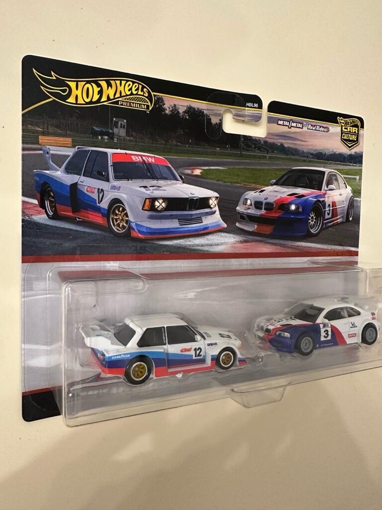 Hot wheels Premium BMW 2li - 2