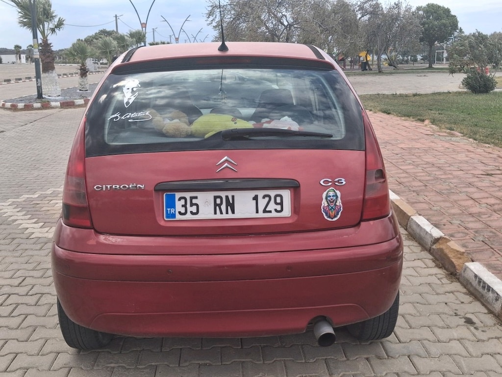 Kırmızı Citroen Araba - 4