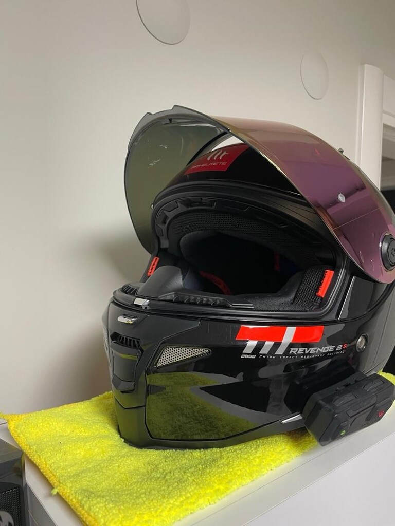mt helmets revenge2 parlak siyah - 5