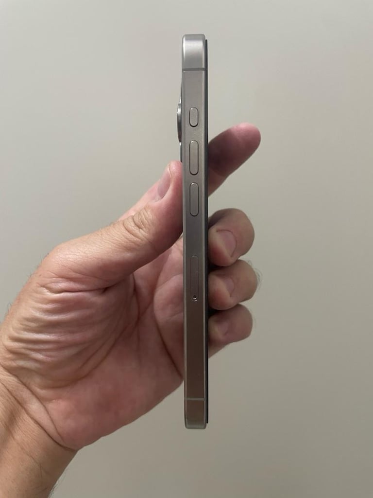 iPhone 15 Pro Naturel Titanyum Kusursuz - 3
