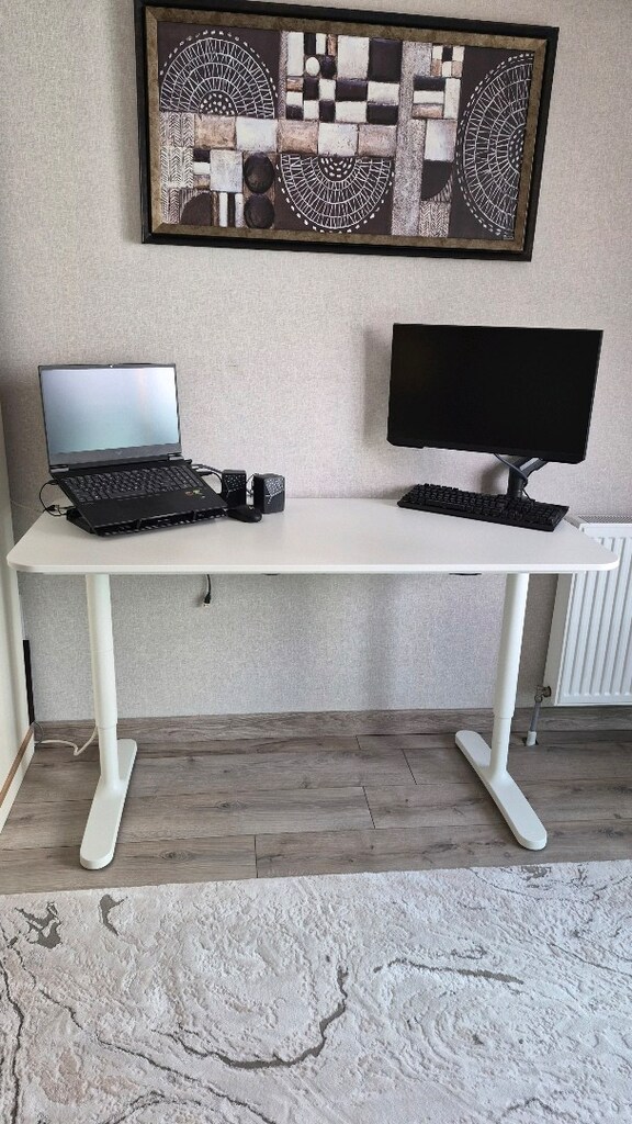 IKEA Bekant Çalışma Masası (140x60 cm) - Beyaz - 2