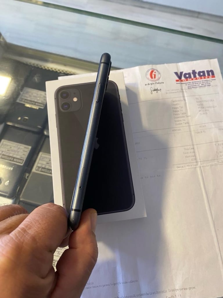 İPhone 11 pil 100 ekran orjinal değişen 256 gb kutu fatura var hersey - 4