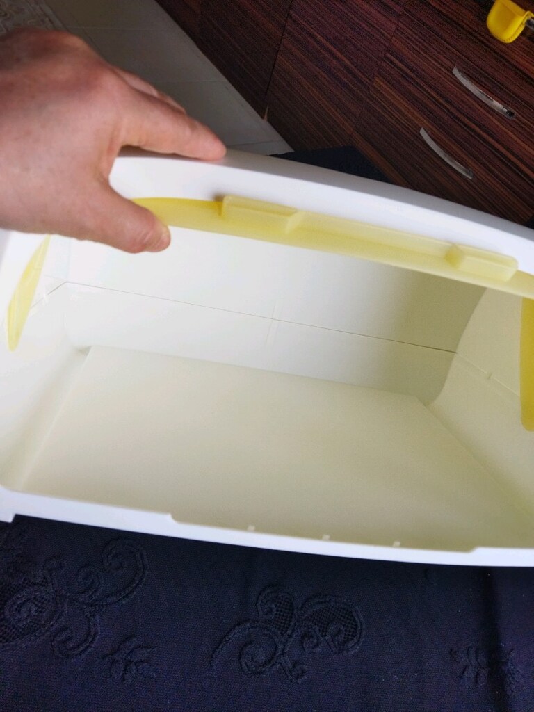 Tupperware ekmek kutusu sarı ve beyaz renkte - 10
