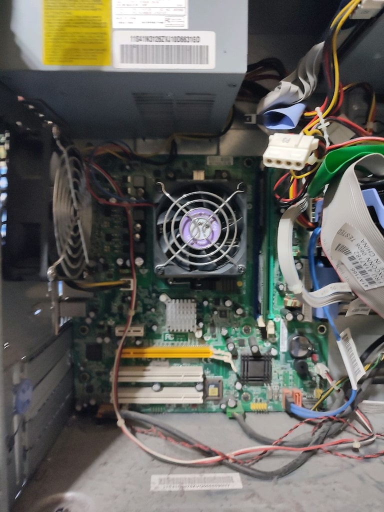 LENOVO MARKA IBM BİLGİSAYAR KASASI ARIZALI!!!! - 13