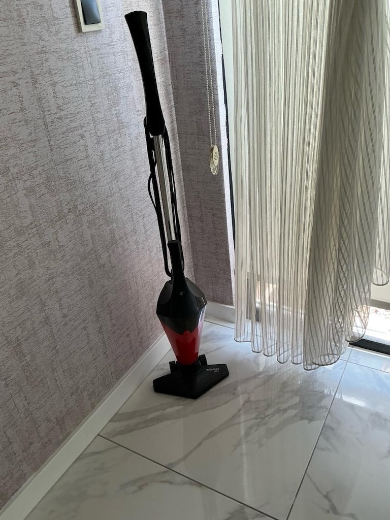 Kırmızı Sunny mini elektrikli süpürge - 2