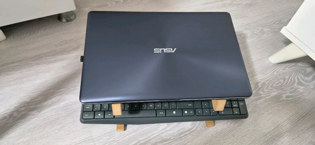 Laptop Yükseltici Stand – Sağlam ve Temiz - 5