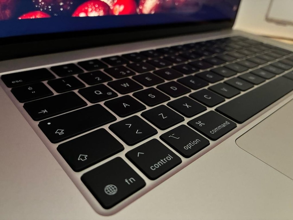 ÇİZİKSİZ MacBook Air M4 15 inç - 3