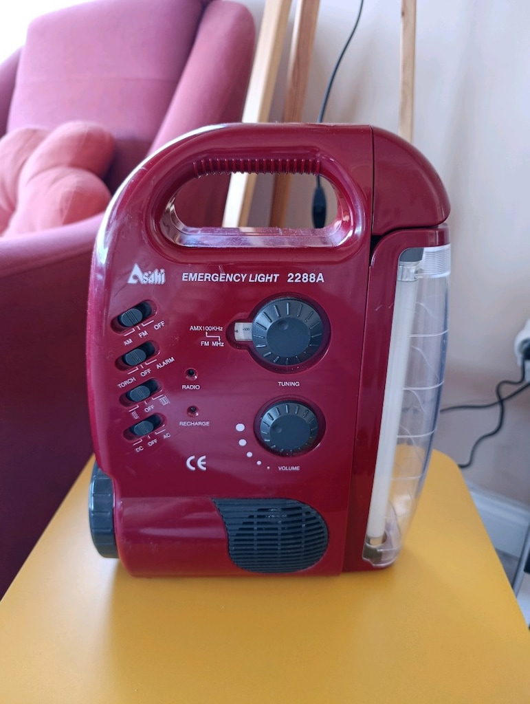 90'lar Nostaljik Radyolu Işıldak Sahi 2288A – AM/FM – Alarm – Akülü