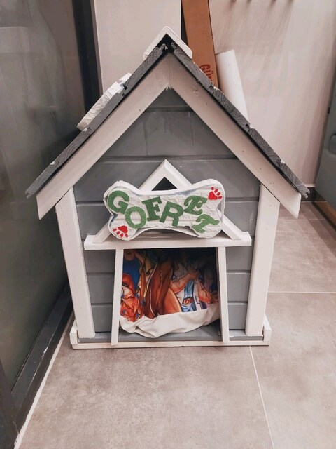 Ahşap lüks köpek kulübesi