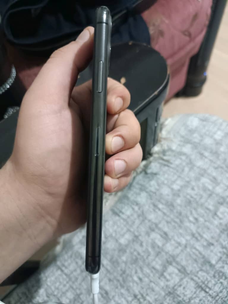 iPhone 11 pro max tr cihazi pazarlık payı vardır - 3