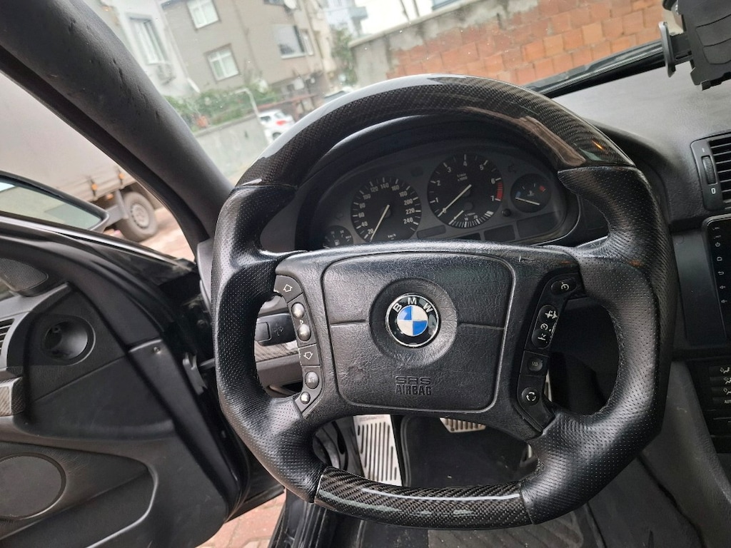 BMW E39 528IA - 4