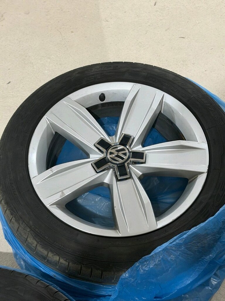 215 55 17 orjinal passat 5x112 jant lastik takas yok - 2