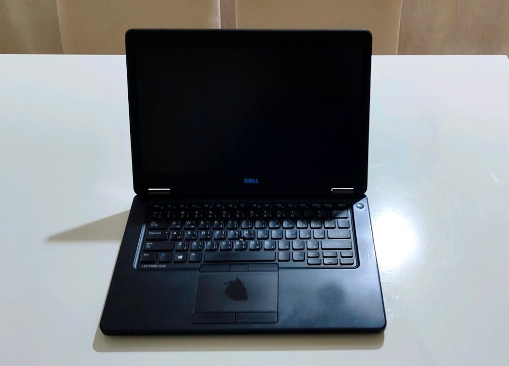 Dell Latitude E5550 laptop - 6