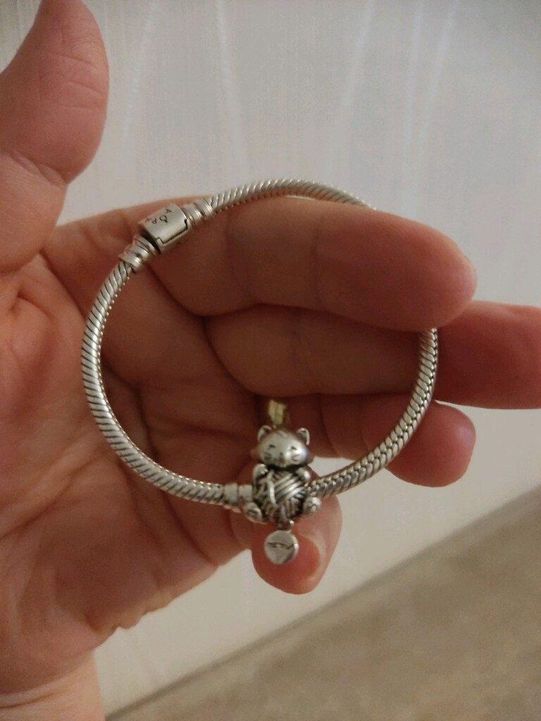 pandora orijinal 15 cm gümüş boyunda kedili charm dahil