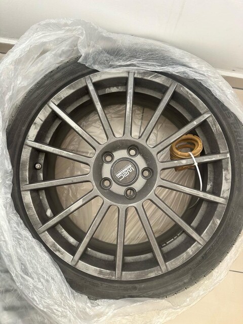 VAG GRUBU UYUMLU 18 İNÇ WRC JANT VE 225/40R18 LASTİK TAKIMI